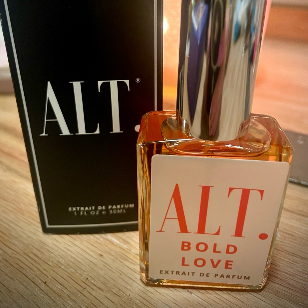 ALT. Bold Eau de Parfum - Amber & Silver Bottle